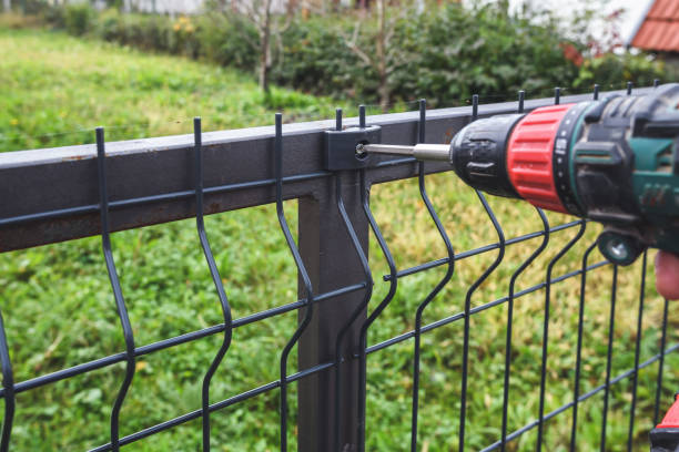 fencing contractors in Chigwell